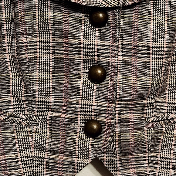 Ana Plaid Vest - Picture 4 of 9